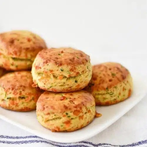 Roundup image for Picnic Foods That Won’t Melt or Get Soggy
